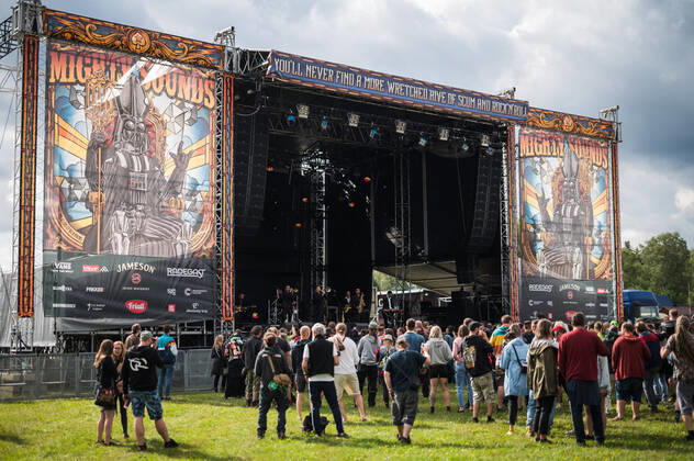 Bilder des Jahres 2022, Entertainment 07 Juli Entertainment Themen der Woche KW27 The German band Yellow umbrella performs during the Mighty Sounds music festival, which began in Tabor, Czech Republic, on July 8, 2022. (CTKxPhoto PetrxSkrivanek) CTKPhotoP2022070807881  SKR_006