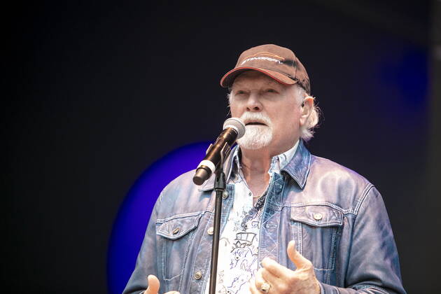 The Beach Boys - Sixty Years of the Sound of Summer mit dem letzten verbliebenen Gründungsmitglied Mike Love (Leadgesang, geb. 15. März 1941 in Los Angeles, Kalifornien als Michael Edward Love) live während eines Open Air Auftrittes in der Freilichtbühne Junge Garde Dresden.