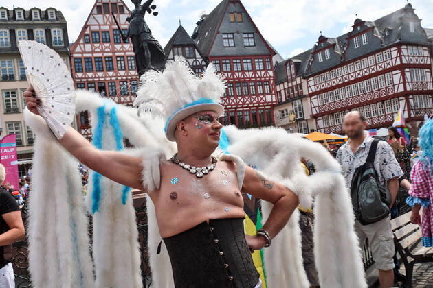 Bilder des Jahres 2022, News 07 Juli News Themen der Woche KW28 16.07.2022, Frankfurt am Main, DEU, Unter dem Motto 30 Jahre CSD und kein bisschen leiser! zieht am Samstag nach zweijähriger pandemiebedingter Pause die Christopher Street Day Parade wieder durch Frankfurt