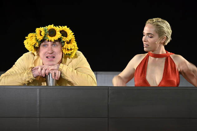 Bilder des Jahres 2022, Entertainment 07 Juli Entertainment Themen der Woche KW28 Lars Eidinger und Verena Altenberger bei der Fotoprobe von Jedermann - Das Spiel vom Sterben des reichen Mannes im Rahmen der Salzburger Festspiele auf dem Domplatz. Salzburg, 16.07.2022