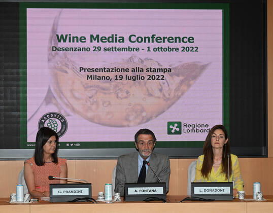 Milan, Italy Wine Media Conference world review dedicated to the communication of wine in Lombardy attended by Attilio Fontana President of the Lombardy Region, Councilor Rolfi of the Lombardy Region together with the president of Ascovilo Giovanna Prandini and the journalist and author Laura Donadoni, in video link from the United States Allan Wright president of the Wine Media Conference. The event will take place in Desenzano del Garda from 27 September to 3 October 2022 In the picture: Giovanna Prandini president Ascovilo, Attilio Fontana President of the Lombardy Region, Laura Donadoni during the event presentation Copyright: xNickxZonnax xipa-agency.netx xNickxZonnax
