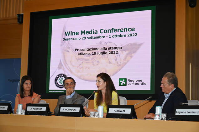 Milan, Italy Wine Media Conference world review dedicated to the communication of wine in Lombardy attended by Attilio Fontana President of the Lombardy Region, Councilor Rolfi of the Lombardy Region together with the president of Ascovilo Giovanna Prandini and the journalist and author Laura Donadoni, in video link from the United States Allan Wright president of the Wine Media Conference. The event will take place in Desenzano del Garda from 27 September to 3 October 2022 In the picture: Giovanna Prandini president Ascovilo, Attilio Fontana President of the Lombardy Region, councilor Rolfi Lombardy Region, Laura Donadoni during the event presentation Copyright: xNickxZonnax xipa-agency.netx xNickxZonnax
