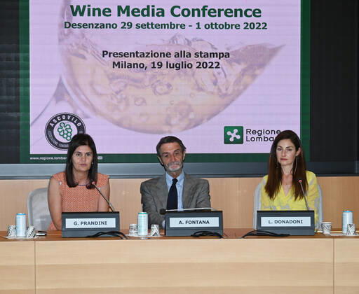 Milan, Italy Wine Media Conference world review dedicated to the communication of wine in Lombardy attended by Attilio Fontana President of the Lombardy Region, Councilor Rolfi of the Lombardy Region together with the president of Ascovilo Giovanna Prandini and the journalist and author Laura Donadoni, in video link from the United States Allan Wright president of the Wine Media Conference. The event will take place in Desenzano del Garda from 27 September to 3 October 2022 In the picture: Giovanna Prandini president Ascovilo, Attilio Fontana President of the Lombardy Region, Laura Donadoni during the event presentation Copyright: xNickxZonnax xipa-agency.netx xNickxZonnax