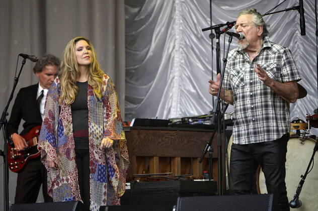 Bilder des Jahres 2022, Entertainment 07 Juli Entertainment Themen der Woche KW29 Alison Krauss und Robert Plant live bei einem Konzert ihrer Raise the Roof -Tour 2022 beim Citadel Music Festival auf der Zitadelle Spandau. Berlin, 20.07.2022