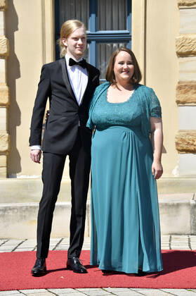 Ricarda Lang mit Partner Florian Wilsch bei der Eröffnung der Richard-Wagner-Festspiele 2022 mit der Premiere von Richard Wagners Tristan und Isolde im Bayreuther Festspielhaus. Bayreuth, 25.07.2022