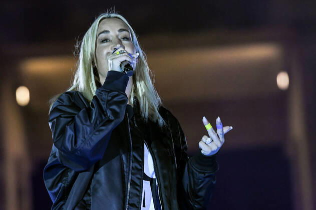20.03.2022, xlakx, Entertainment Demo, Sound of Peace - Friedenskundgebung für die Ukraine emspor, v.l.Sarah Connor bei der Kundgebung und dem Friedenskonzert Sound Of Peace gegen den Krieg in der Ukraine am Brandenburger Tor Berlin