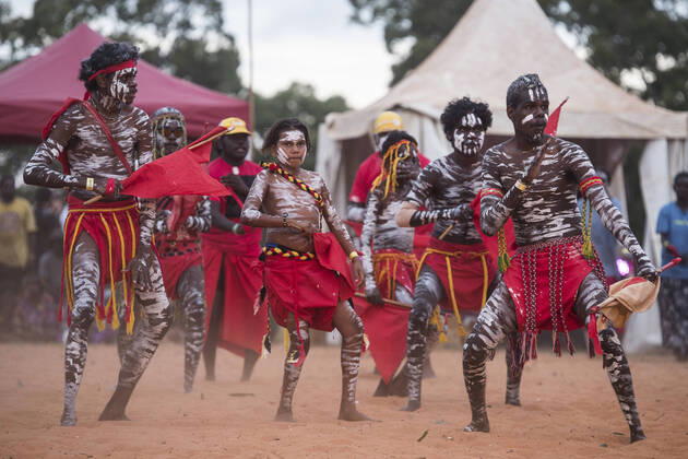Bilder des Jahres 2022, Entertainment 07 Juli Entertainment Themen der Woche KW 30 Entertainment Bilder des Tages GARMA FESTIVAL 2022, Dancers are seen during the evening ceremonial Bungul at the Garma Festival in northeast Arnhem Land, Northern Territory, Sunday, July 31, 2022. The push to get an Indigenous voice in federal parliament is expected to be a key theme at this weekend?s Garma Festival in northeast Arnhem Land. ( NO ARCHIVING, EDITORIAL USE ONLY, NO USE IN BOOKS WITHOUT CONSENT DARWIN AUSTRALIA  Copyright: xAARONxBUNCHx 20220731001685179971
