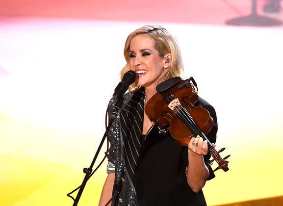 July 30, 2022, Mountain View, CA, USA: The Chicks - Martie Maguire performs at Shoreline Amphitheatre on July 30, 2022 in Mountain View, California. Mountain View USA - ZUMAs181 20220730_zea_s181_037 Copyright: xImagespacex