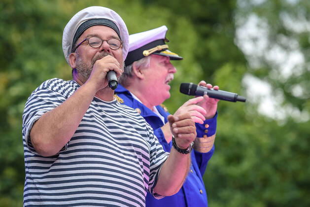 13.08.2022, xlakx, Entertainment Musik, SchlagerHammer-Tour 2022 in Oranienburg emspor, v.l.Klaus und Klaus im Schlosspark Oranienburg bei der SchlagerHammer-Tour 2022. Oranienburg