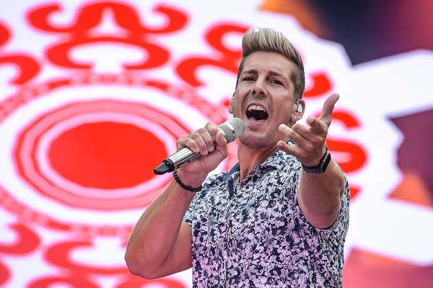 13.08.2022, xlakx, Entertainment Musik, SchlagerHammer-Tour 2022 in Oranienburg emspor, v.l.Norman Langen im Schlosspark Oranienburg bei der SchlagerHammer-Tour 2022. Oranienburg