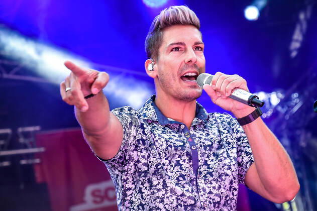 13.08.2022, xlakx, Entertainment Musik, SchlagerHammer-Tour 2022 in Oranienburg emspor, v.l.Norman Langen im Schlosspark Oranienburg bei der SchlagerHammer-Tour 2022. Oranienburg