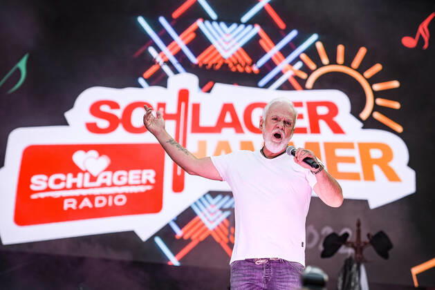 13.08.2022, xlakx, Entertainment Musik, SchlagerHammer-Tour 2022 in Oranienburg emspor, v.l.Nino de Angelo im Schlosspark Oranienburg bei der SchlagerHammer-Tour 2022. Oranienburg