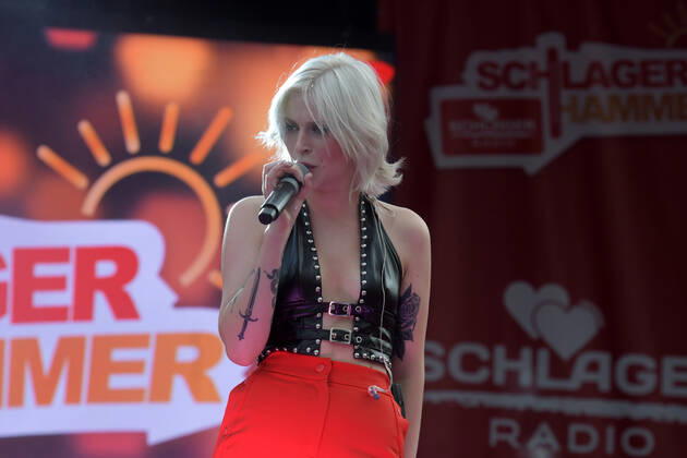 8.ten schlagerHammer 2022 Marie Reim, Tochter von Matthias Reim beim 8 Schlager Hammer, Austragungsort in ORANIENBURG an der Orangerie Berlin 13.08.2022