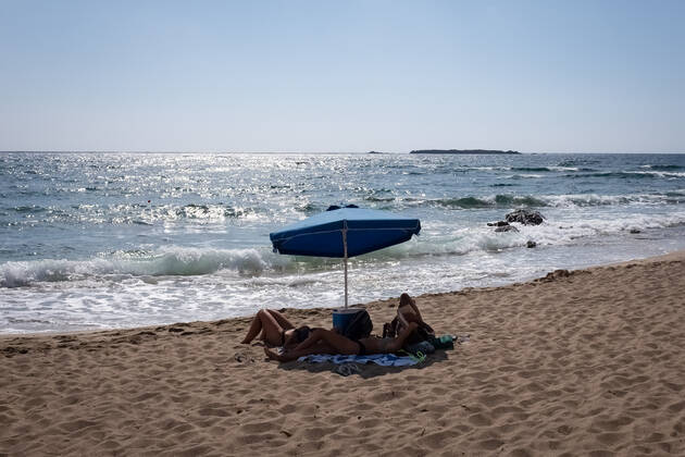 Tourism In Greece - Falassarna Beach In Crete Island People are enjoy their time at Falassarna beach near Chania, Crete Island, Greece on August 14, 2022. Falassarna is located 59 kilometers west of Chania. Today is one of the most famous destinations in Crete, for its beaches and for reasons of ecological interest. Falassarna Greece Copyright: xNikolasxKokovlisx originalFilename: kokovlis-notitle220814_npr2p