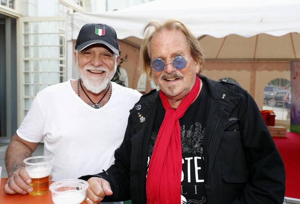 Nino de Angelo, Frank Zander bei der Schlager Radio Schlager Hammer Tour 2022 in Oranienburg.