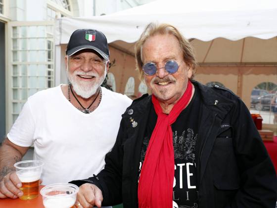 Nino de Angelo, Frank Zander bei der Schlager Radio Schlager Hammer Tour 2022 in Oranienburg.