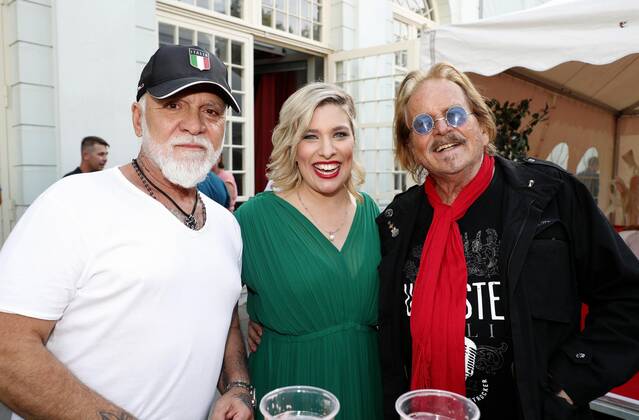 Nino de Angelo,Laura Wilde, Frank Zander bei der Schlager Radio Schlager Hammer Tour 2022 in Oranienburg.
