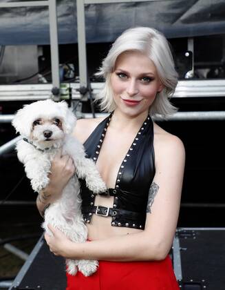 Marie Reim bei der Schlager Radio Schlager Hammer Tour 2022 in Oranienburg.