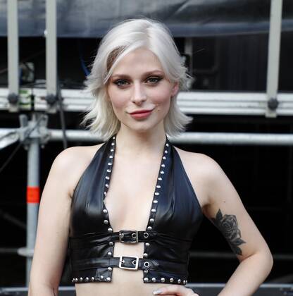 Marie Reim bei der Schlager Radio Schlager Hammer Tour 2022 in Oranienburg.