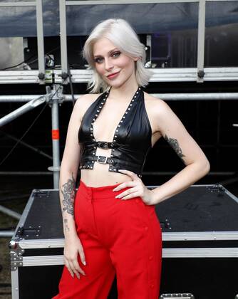 Marie Reim bei der Schlager Radio Schlager Hammer Tour 2022 in Oranienburg.