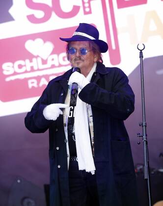 Frank Zander bei der Schlager Radio Schlager Hammer Tour 2022 in Oranienburg.