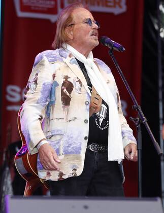 bei der Schlager Radio Schlager Hammer Tour 2022 in Oranienburg.