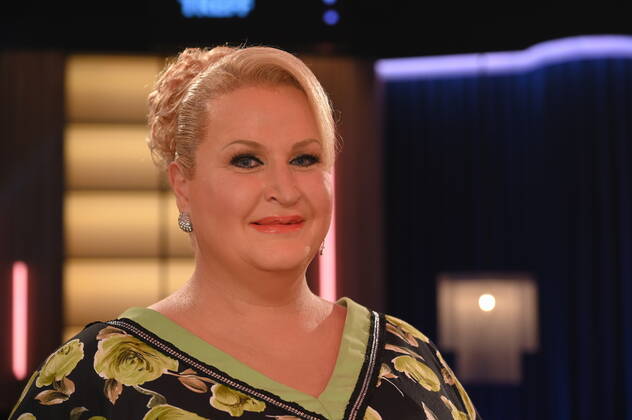 Comedienne Daphne de Luxe, bürgerlich Daphne Haderlein zu Gast in der WDR Talkshow Kölner Treff