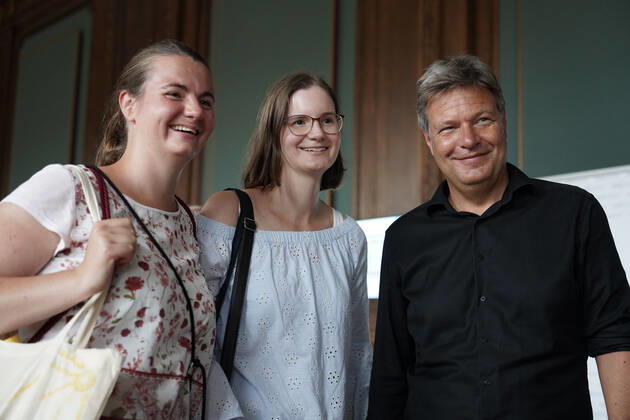 Stefan Wenzel, Parlamentarischer Staatssekretär 20.8.2022 Robert Habeck, Bundesminister für Wirtschaft und Klimaschutz, beim Tag der offenen Tür der Bundesregierung im Wirtschaftsministerium, beim unangekündigtem Rundgang Berlin Berlin GER