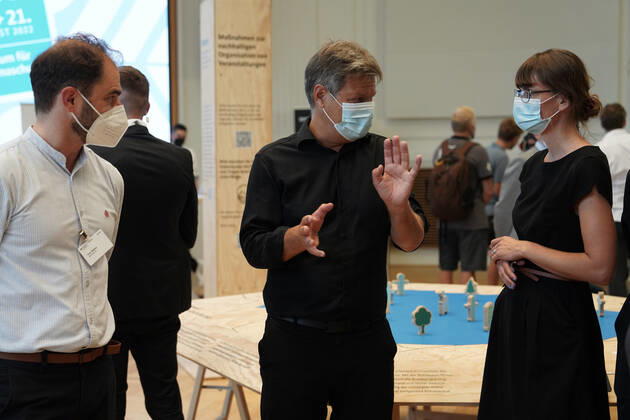 Stefan Wenzel, Parlamentarischer Staatssekretär 20.8.2022 Robert Habeck, Bundesminister für Wirtschaft und Klimaschutz, beim Tag der offenen Tür der Bundesregierung im Wirtschaftsministerium, beim unangekündigtem Rundgang Berlin Berlin GER