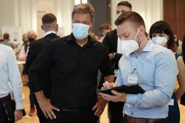 Stefan Wenzel, Parlamentarischer Staatssekretär 20.8.2022 Robert Habeck, Bundesminister für Wirtschaft und Klimaschutz, beim Tag der offenen Tür der Bundesregierung im Wirtschaftsministerium, beim unangekündigtem Rundgang Berlin Berlin GER