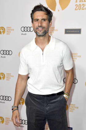 Tom Beck bei der 64. Verleihung vom Ernst-Lubitsch-Preis 2022 in der Astor Film Lounge. Berlin, 23.08.2022