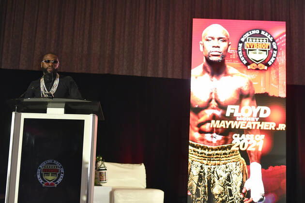 LAS VEGAS, NV - AUGUST 27: Floyd Mayweather speaking at the Induction Ceremony & Dinner for the 2022 Nevada Boxing Hall Of Fame at Resorts World Las Vegas in Las Vegas,Nevada, on August 27, 2022. Copyright: xDeeCeexCarterx