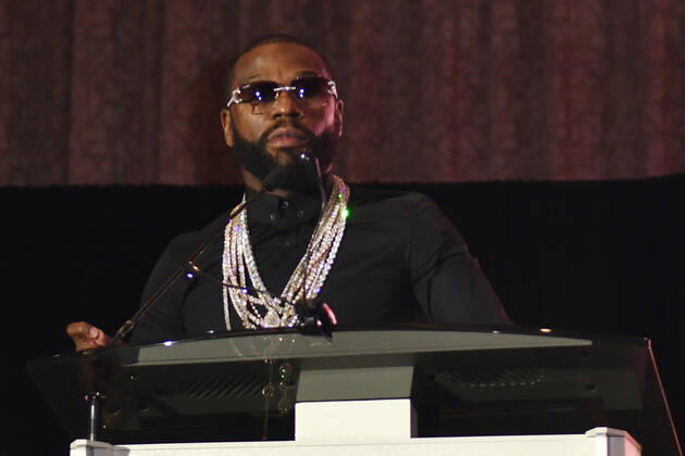 LAS VEGAS, NV - AUGUST 27: Floyd Mayweather speaking at the Induction Ceremony & Dinner for the 2022 Nevada Boxing Hall Of Fame at Resorts World Las Vegas in Las Vegas,Nevada, on August 27, 2022. Copyright: xDeeCeexCarterx