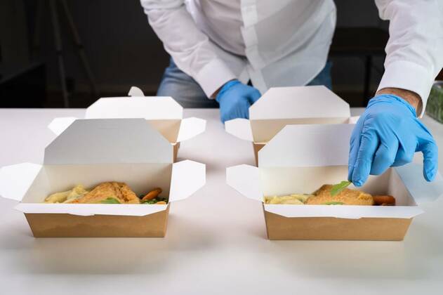 IMAGO Creative, Food, Trend, Meal Prep Cooking Restaurant Meal For Delivery, Cooking Restaurant Meal For Delivery. Fresh Food Cuisine, Cooking Restaurant Meal For Delivery. Fresh Food Cuisine model released, Symbolfoto , 08.01.2022, Copyright: xAndreyPopovx Panthermedia31031404.jpg