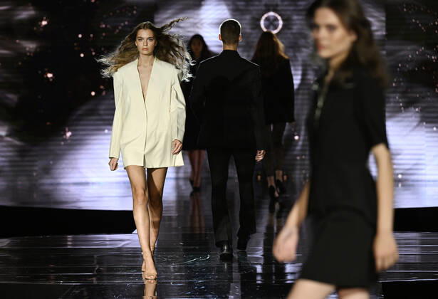 Schwarzkopf Elite Model Look 2022 Wettbewerb in Prag Models during the catwalk of world final Schwarzkopf Elite Model Look 2022 competition in Prague, Czech Republic, August 30, 2022. (CTKxPhoto MichaelaxRihova) CTKPhotoP2022083009771  mir 11