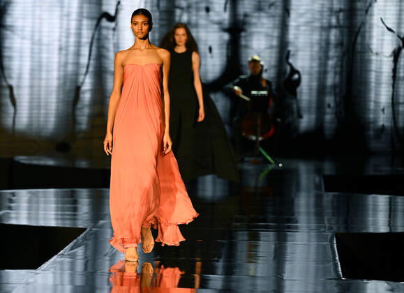Schwarzkopf Elite Model Look 2022 Wettbewerb in Prag Models during the catwalk of world final Schwarzkopf Elite Model Look 2022 competition in Prague, Czech Republic, August 30, 2022. (CTKxPhoto MichaelaxRihova) CTKPhotoP2022083100151  mir 20 K