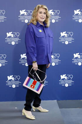 Filmfestspiele in Venedig, Catherine Deneuve Photocall - Verleihung Goldener Löwe Lebenswerk Catherine Deneuve beim Photocall anlässlich der Verleihung des Goldenen Löwen für das Lebenswerk auf der Biennale di Venezia 2022 79. Internationale Filmfestspiele von Venedig im Palazzo del Casino. Venedig, 31.08.2022