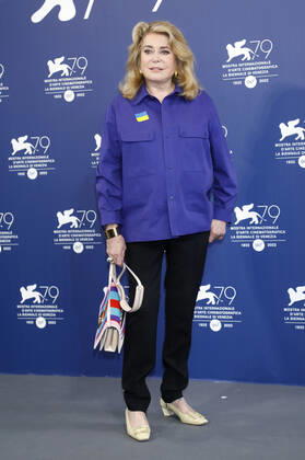 Filmfestspiele in Venedig, Catherine Deneuve Photocall - Verleihung Goldener Löwe Lebenswerk Catherine Deneuve beim Photocall anlässlich der Verleihung des Goldenen Löwen für das Lebenswerk auf der Biennale di Venezia 2022 79. Internationale Filmfestspiele von Venedig im Palazzo del Casino. Venedig, 31.08.2022