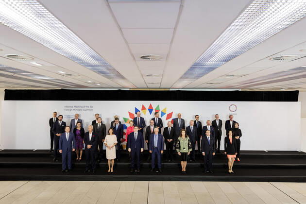 Bilder des Jahres 2022, News 08 August News Themen der Woche KW35 News Bilder des Tages Annalena Baerbock, Bundesaussenministerin, aufgenommen bei einem Familienfoto im Rahmen des Gymnich-Treffens der Aussenministerinnen und Aussenminister der Europaeischen Union. Berlin, 31.08.2022. Berlin Germany