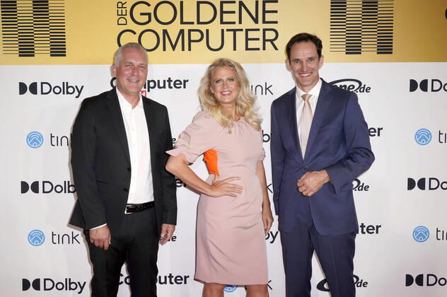 Bilder des Jahres 2022, Entertainment 08 August Entertainment Themen der Woche KW35 Entertainment Bilder des Tages Dirk General-Kuchel, Barbara Schöneberger und Frank Mahlberg bei der Verleihung Der Goldene Computer 2022 im Axel Springer SE Verlag. Berlin, 31.08.2022