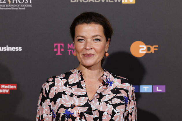 Journalistin Julia Melchior beim Kölner Emmy Cocktail 2022 anlässlich der 16. Kölner Jurysitzung des International Emmy auf Schloss Arff. Köln, 31.08.2022 NRW Deutschland Copyright: xChristophxHardtx