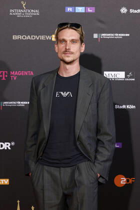 Schauspieler Daniel Sträßer beim Kölner Emmy Cocktail 2022 anlässlich der 16. Kölner Jurysitzung des International Emmy auf Schloss Arff. Köln, 31.08.2022 NRW Deutschland Copyright: xChristophxHardtx