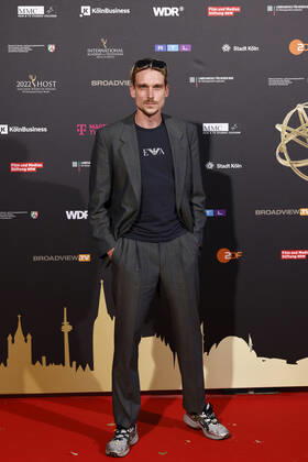 Schauspieler Daniel Sträßer beim Kölner Emmy Cocktail 2022 anlässlich der 16. Kölner Jurysitzung des International Emmy auf Schloss Arff. Köln, 31.08.2022 NRW Deutschland Copyright: xChristophxHardtx