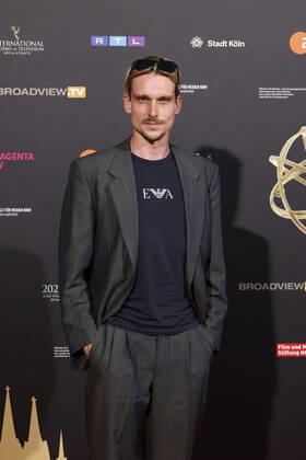 Schauspieler Daniel Sträßer beim Kölner Emmy Cocktail 2022 anlässlich der 16. Kölner Jurysitzung des International Emmy auf Schloss Arff. Köln, 31.08.2022 NRW Deutschland Copyright: xChristophxHardtx