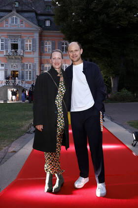 Schauspieler Moritz Führmann mit Ehefrau und Schauspielerin Anna Schudt beim Kölner Emmy Cocktail 2022 anlässlich der 16. Kölner Jurysitzung des International Emmy auf Schloss Arff. Köln, 31.08.2022 NRW Deutschland Copyright: xChristophxHardtx