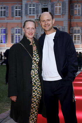 Schauspieler Moritz Führmann mit Ehefrau und Schauspielerin Anna Schudt beim Kölner Emmy Cocktail 2022 anlässlich der 16. Kölner Jurysitzung des International Emmy auf Schloss Arff. Köln, 31.08.2022 NRW Deutschland Copyright: xChristophxHardtx
