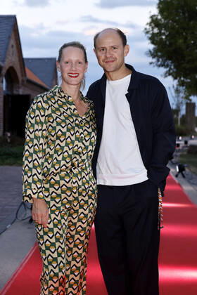 Schauspieler Moritz Führmann mit Ehefrau und Schauspielerin Anna Schudt beim Kölner Emmy Cocktail 2022 anlässlich der 16. Kölner Jurysitzung des International Emmy auf Schloss Arff. Köln, 31.08.2022 NRW Deutschland Copyright: xChristophxHardtx