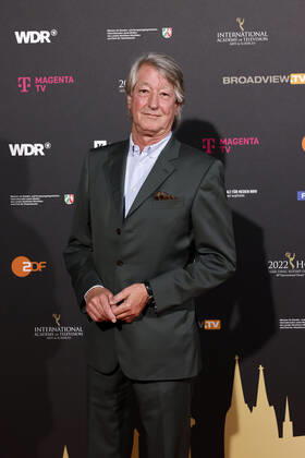 Verleger Christian DuMont Schütte beim Kölner Emmy Cocktail 2022 anlässlich der 16. Kölner Jurysitzung des International Emmy auf Schloss Arff. Köln, 31.08.2022 NRW Deutschland Copyright: xChristophxHardtx