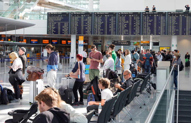 Piloten Streik der Lufthansa 800 Flüge werden gestrichen am Flughafen in München Datum: 02.09.2022