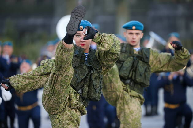 Bilder des Jahres 2022, News 09 September News Themen der Woche KW35 MOSCOW REGION, RUSSIA - SEPTEMBER 3, 2022: Members of the Combined Military Band of the Russian Airborne Forces take part in a performance as part of the 15th Spasskaya Tower International Military Music Festival by the Main Cathedral of the Russian Armed Forces in Kubinka. Mikhail Tereshchenko TASS  TS14070F